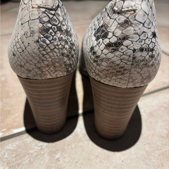 Geox Peep Toe Snakeskin Heels - Picture 4 of 4